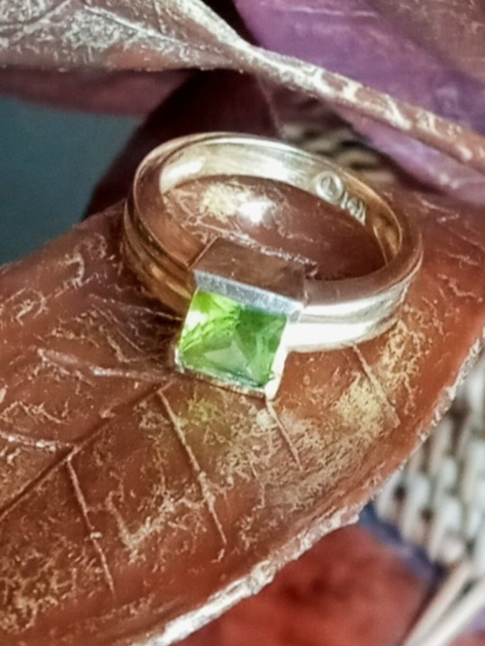 STUNNING Vintage Charles M. Levy 14K Gold Princess-Cut Peridot Statement Ring💍 - Picture 8 of 11